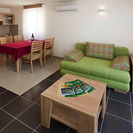 Apartment Holiday Zelena Punta Cin05002 Cya *